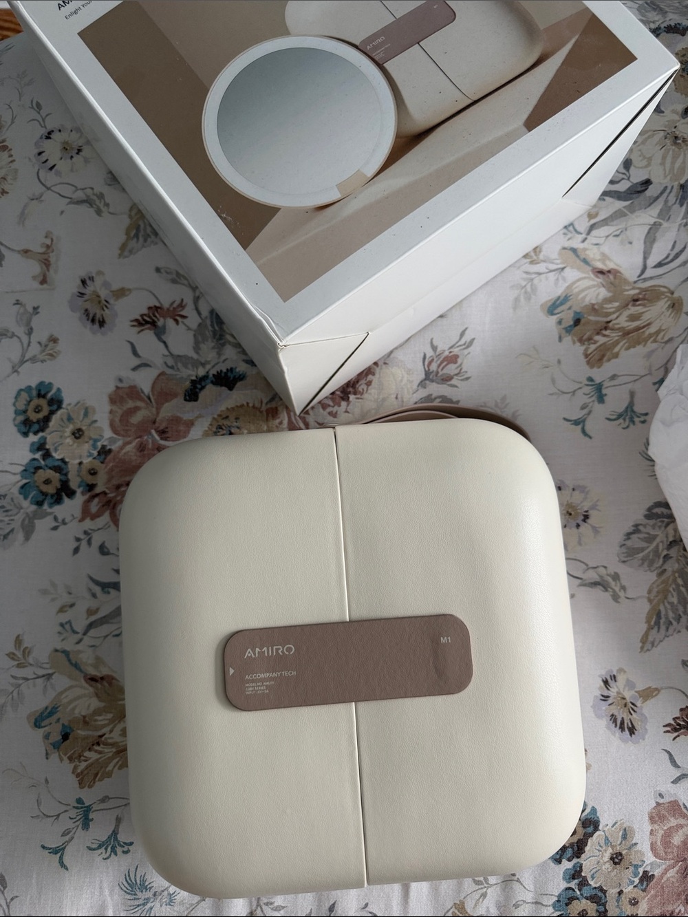 Cream Travel Jewelry Case